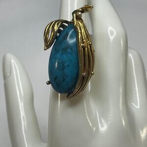 costume ring jewelry gold tone Pear with faux turquoise inset nature natural
